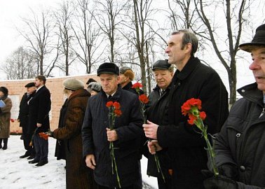 Коммунисты отметили день освобождения Одоева от немецко-фашистских захватчиков