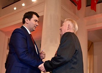 100-летие Красной Армии и 25-летие воссоздания Компартии. 100-летие Красной Армии и 25-летие воссоздания Компартии.