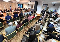 Олег Лебедев провёл в Государственной Думе круглый стол, посвященный продовольственной безопасности, развитию пчеловодства и охране окружающей среды Олег Лебедев провёл в Государственной Думе круглый стол, посвященный продовольственной безопасности, развитию пчеловодства и охране окружающей среды