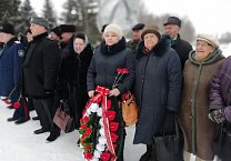 Узловские коммунисты отметили годовщину освобождения родного города Узловские коммунисты отметили годовщину освобождения родного города