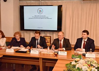 Коммунисты провели  стол по поддержке пчеловодства, на котором выступил Г.А. Зюганов. Фоторепортаж. 