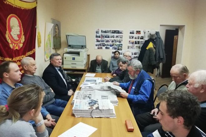 Новомосковские коммунисты также провели круглый стол, посвященный наиболее актуальным вопросам исторической оценки государственной деятельности Иосифа Сталина