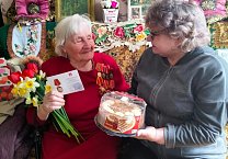 Коммунистам Узловой вручены памятные медали Коммунистам Узловой вручены памятные медали