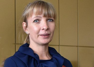 Член ЦК КПРФ, депутат-коммунист, рабочая Татьяна Косарева поздравила земляков с юбилеем Великого Октября