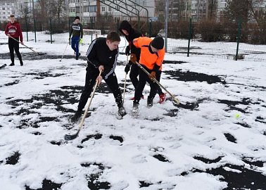 Веневский райком КПРФ выступил генеральным спонсором турнира по хоккею на снегу имени политрука Поликарпова