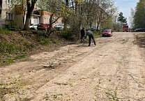 Коммунисты Алексина выступили инициаторами весеннего преображения дворовых территорий Коммунисты Алексина выступили инициаторами весеннего преображения дворовых территорий