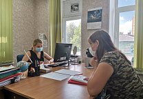 Депутат-коммунист Светлана Белоус провела приём жителей Киреевска и Тулы Депутат-коммунист Светлана Белоус провела приём жителей Киреевска и Тулы