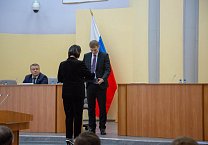 Глава Хакасии коммунист Валентин Коновалов вступил в должность и начал формирование правительства народного доверия и созидания Глава Хакасии коммунист Валентин Коновалов вступил в должность и начал формирование правительства народного доверия и созидания