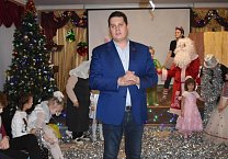 Тульские коммунисты поздравили детей с наступающим Новым годом Тульские коммунисты поздравили детей с наступающим Новым годом
