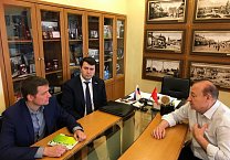 Кандидат в депутаты Тульской облдумы Юрий Корецких приостановил голодовку после того, как с ним встретился глава Тулы Кандидат в депутаты Тульской облдумы Юрий Корецких приостановил голодовку после того, как с ним встретился глава Тулы