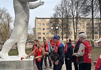 В Тульском регионе коммунисты отметили День космонавтики
