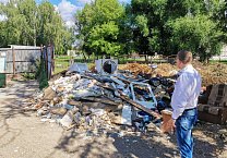 Команда КПРФ Донского провела рейд по мусорным контейнерным площадкам города Команда КПРФ Донского провела рейд по мусорным контейнерным площадкам города