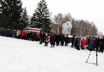 Узловские коммунисты отметили годовщину освобождения родного города Узловские коммунисты отметили годовщину освобождения родного города