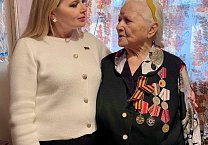 В Тульской области депутаты-коммунисты и секретари в преддверии 80-летия Великой Победы поздравляют ветеранов В Тульской области депутаты-коммунисты и секретари в преддверии 80-летия Великой Победы поздравляют ветеранов