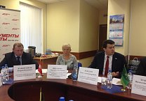 Олег Лебедев принял участие в круглом столе, посвященном проблемам пчеловодства