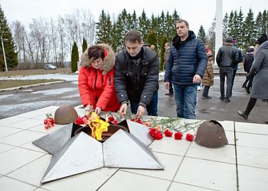 Алексинские коммунисты приняли участие в городских мероприятиях, посвященных 78-ой годовщине освобождения г. Алексина от немецко-фашистских захватчиков!