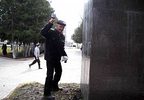 Веневские коммунисты привели в порядок памятник Ленину