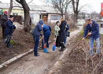 Тульский обком КПРФ  проводит субботники и ремонт памятников В.И. Ленину в Тульской области. 