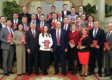 Геннадий Зюганов выпускникам Центра политической учёбы: “Вы – крепкие ребята. Партия на вас надеется”