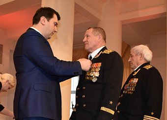 100-летие Красной Армии и 25-летие воссоздания Компартии. 100-летие Красной Армии и 25-летие воссоздания Компартии.