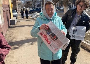 Богородицкие комсомольцы провели очередной рейд по раздаче партийной печати