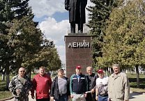 Тульские коммунисты привели в порядок Аллею Героев и памятник В.И. Ленину в г. Венёве Тульские коммунисты привели в порядок Аллею Героев и памятник В.И. Ленину в г. Венёве