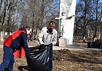 Субботник в Сквере Космонавтов