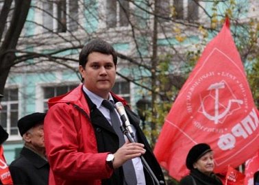 Руководитель фракции КПРФ в Тульской областной Думе Алексей Лебедев: "Мы голосуем против регионального бюджета, который сверстан по тем же силуановским либеральным меркам, что и бюджет всей России!"