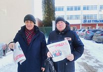 Тульский обком партии организовал очередной агитационный рейд на многолюдных улицах областного центра и у проходных заводов