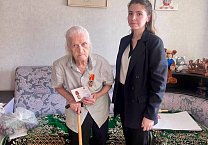 В Тульской области депутаты-коммунисты и секретари в преддверии 80-летия Великой Победы поздравляют ветеранов В Тульской области депутаты-коммунисты и секретари в преддверии 80-летия Великой Победы поздравляют ветеранов
