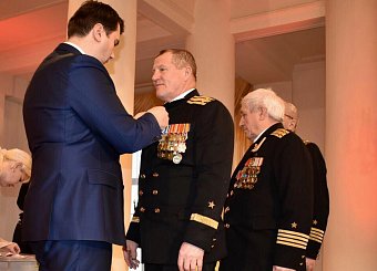 100-летие Красной Армии и 25-летие воссоздания Компартии. 100-летие Красной Армии и 25-летие воссоздания Компартии.
