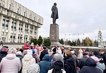 Тульские коммунисты отпраздновали 107-ю годовщину Великого Октября Тульские коммунисты отпраздновали 107-ю годовщину Великого Октября