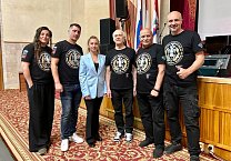 Руководитель фракции КПРФ в Тульской областной Думе Алексей Лебедев и его заместитель по фракции Светлана Белоус поздравили с Медовым Спасом военнослужащих, которые проходят лечение в Филиале № 2 ФГБУ «НМИЦ ВМТ им. А.А. Вишневского» Минобороны России Руководитель фракции КПРФ в Тульской областной Думе Алексей Лебедев и его заместитель по фракции Светлана Белоус поздравили с Медовым Спасом военнослужащих, которые проходят лечение в Филиале № 2 ФГБУ «НМИЦ ВМТ им. А.А. Вишневского» Минобороны России