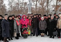Возложение цветов к памятнику В.И. Ленину в Ефремове Возложение цветов к памятнику В.И. Ленину в Ефремове