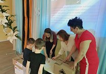 Тульские коммунисты поздравили детей