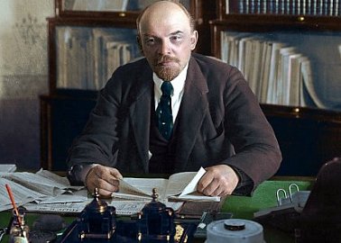 Имя и дело В.И. Ленина человечество будет свято хранить в веках