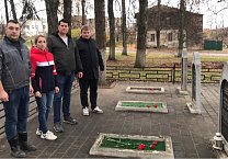 Тульские коммунисты отметили День Комсомола субботниками на местах памяти героев-комсомольцев