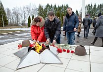 Алексинские коммунисты приняли участие в городских мероприятиях, посвященных 78-ой годовщине освобождения г. Алексина от немецко-фашистских захватчиков!