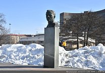 Н.М. Харитонов возложил цветы к монументу «Аллея Космонавтов» Н.М. Харитонов возложил цветы к монументу «Аллея Космонавтов»