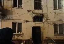 Депутат-коммунист Светлана Белоус защищает права жителей дома с обрушившейся крышей