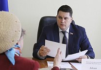 Депутат-коммунист Алексей Лебедев продолжает следить за работой городского транспорта