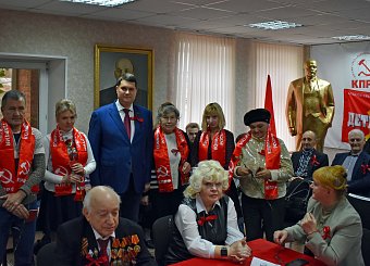 На круглом столе в Туле, посвященном годовщине Великого Октября, выступили Николай Арефьев и Сергей Удальцов