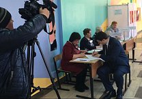 Голосуют секретари Тульского обкома КПРФ Голосуют секретари Тульского обкома КПРФ