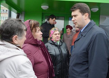 Лидер тульских коммунистов Олег Лебедев активно проводит встречи с жителями Тульской области.