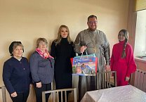 Депутат Тульской городской Думы, заместитель руководителя фракции КПРФ Елена Чекан посетила родину Святой Матроны Московской в с. Себино Тульской области и передала сувениры от Тульской городской Думы Депутат Тульской городской Думы, заместитель руководителя фракции КПРФ Елена Чекан посетила родину Святой Матроны Московской в с. Себино Тульской области и передала сувениры от Тульской городской Думы