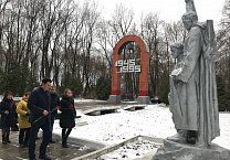 В день окончания обороны оружейной столицы тульские коммунисты почтили память погибших в годы Великой Отечественной войны В день окончания обороны оружейной столицы тульские коммунисты почтили память погибших в годы Великой Отечественной войны