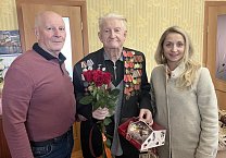 Тульский обком поздравили с Днем Победы ветерана партии, участника Парада на Красной площади 7 ноября 1941 года А.И. Тимофеева Тульский обком поздравили с Днем Победы ветерана партии, участника Парада на Красной площади 7 ноября 1941 года А.И. Тимофеева